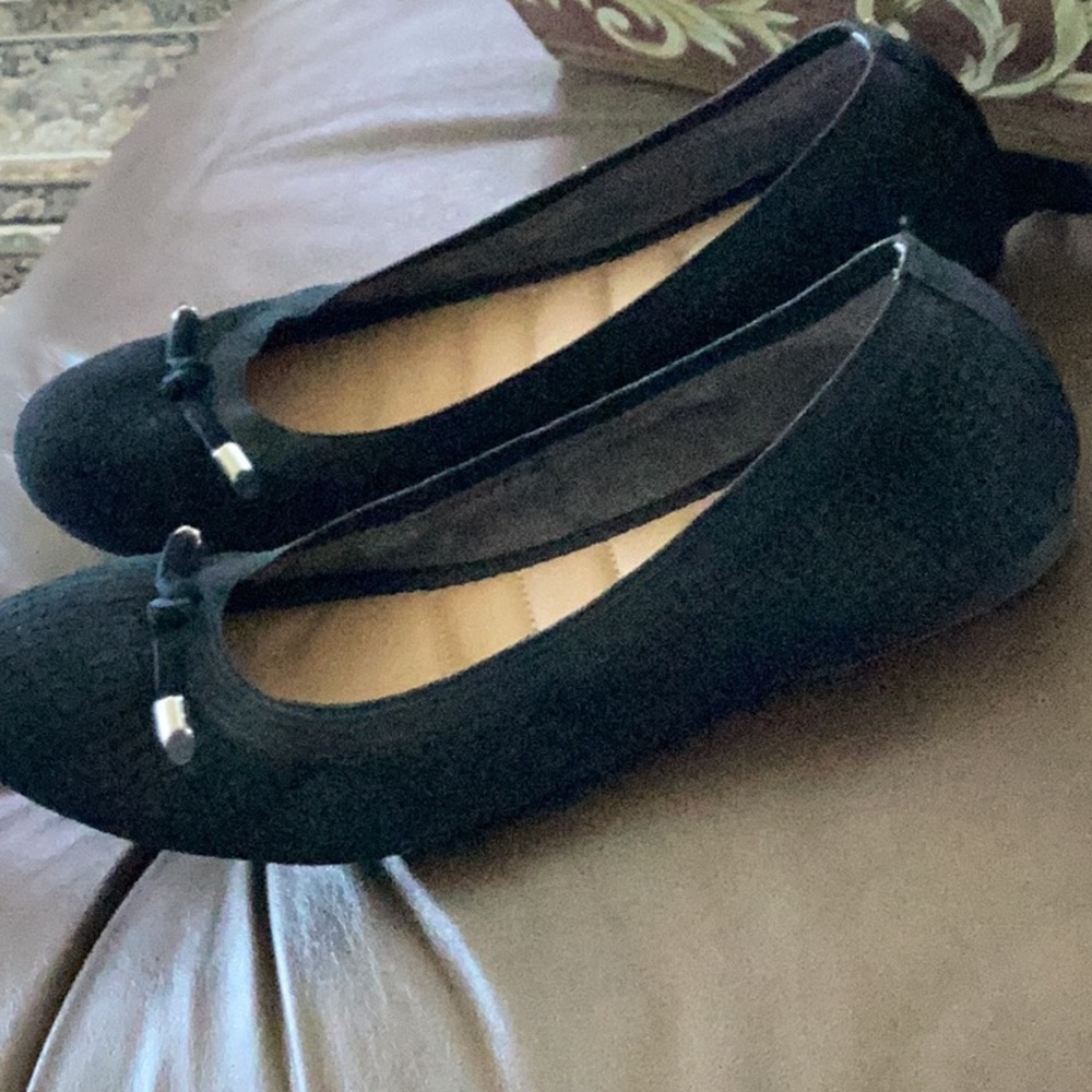 Kelly & Katie black flats - Picture 5 of 5
